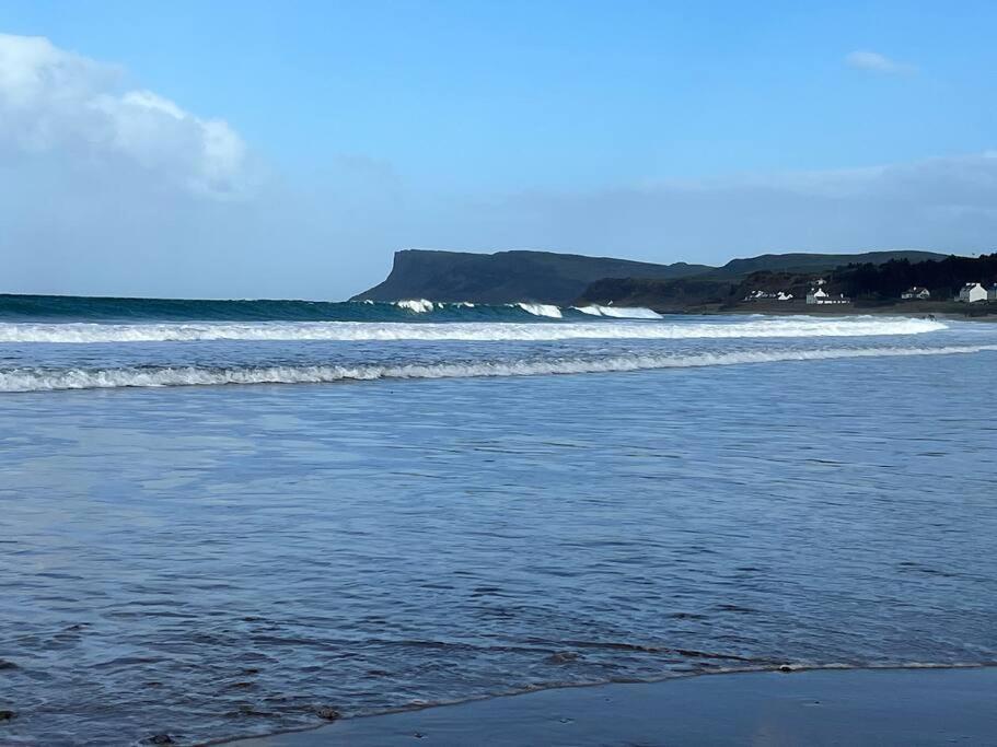 Seaside Apartment - 2 Storey 2 Bedrooms Ballycastle Eksteriør bilde